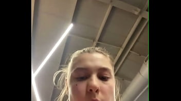 Masturbate in the gym