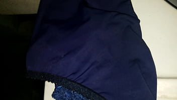 Tanga de encaje rico