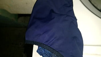 Tanga de encaje rico