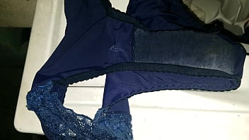 Tanga de encaje rico