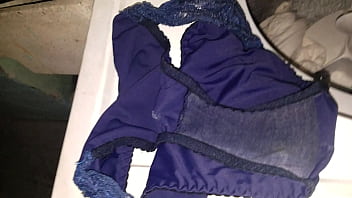 Tanga de encaje rico