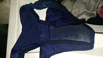 Tanga de encaje rico