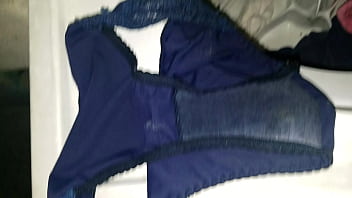 Tanga de encaje rico