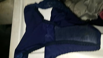 Tanga de encaje rico