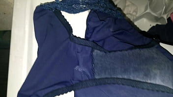 Tanga de encaje rico