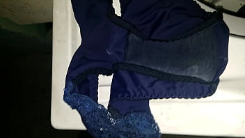 Tanga de encaje rico