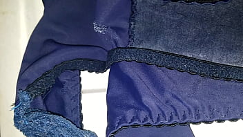 Tanga de encaje rico