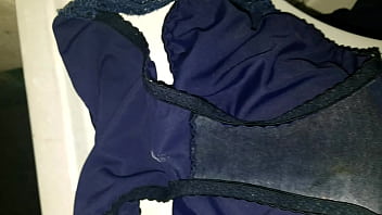 Tanga de encaje rico