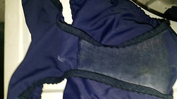 Tanga de encaje rico