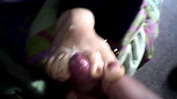 Quickly Wife Toes Cumshot thumbnail