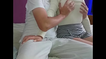 Fui a la casa de mi mejor amigo a estudiar y terminamos en su cuarto cogiendo