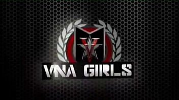 Fat butt cougar sara jay plays with her ass & favorite sex toy