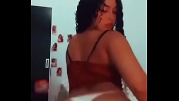 Novinha só de calcinha