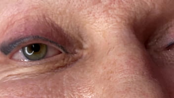 Mature lady facecum huge load on eye