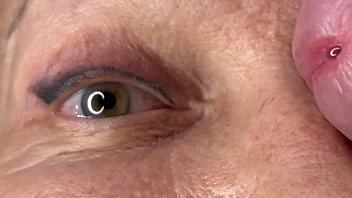 Mature lady facecum huge load on eye