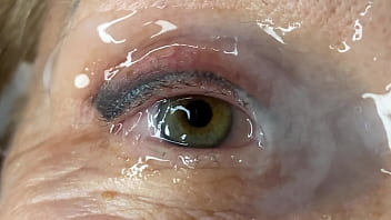 Mature lady facecum huge load on eye