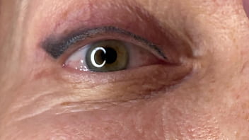 Mature lady facecum huge load on eye