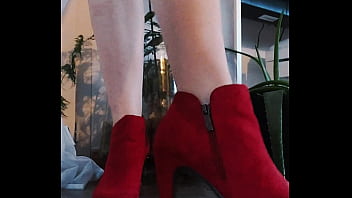 Petite video avec des talons rouge que je viens d'acheter vous en pensez