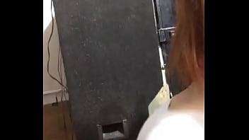 Chica de tk tk con el culo grande