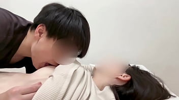 【個人撮影】濃厚ディープキスから沢山のキスマがついたおっぱいがエロい&まりあの喉奥までいっぱい根元まで咥え包み込むかのような最高級フェラ精子を全て搾り取られる主観映像 japanese amateur hentai