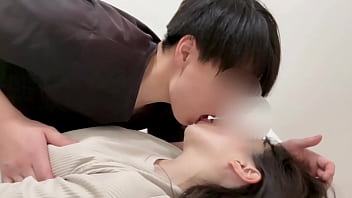 【個人撮影】濃厚ディープキスから沢山のキスマがついたおっぱいがエロい&まりあの喉奥までいっぱい根元まで咥え包み込むかのような最高級フェラ精子を全て搾り取られる主観映像 japanese amateur hentai