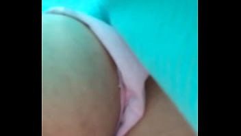 Upskirt boliviano en tanga rosa