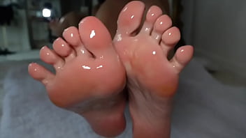 Big tits asian slut oiled up mastubation nds011