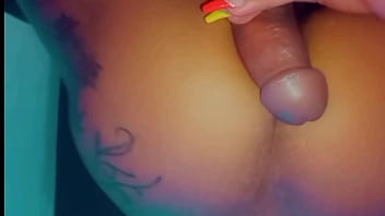 Velho safado chupa buceta colegial putinha