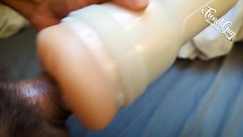 Fr mec francais baise sa meuf la prend & jouit dans sa chatte sérée mots doux & roleplay