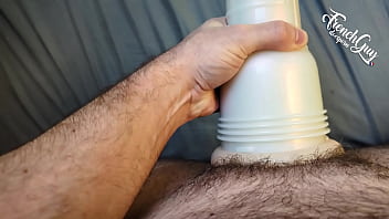 Fr mec francais baise sa meuf la prend & jouit dans sa chatte sérée mots doux & roleplay