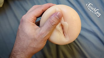 Fr mec francais baise sa meuf la prend & jouit dans sa chatte sérée mots doux & roleplay