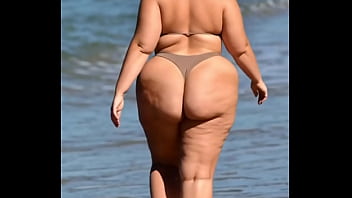 Huge ass thick girls walking compilation 5 ai
