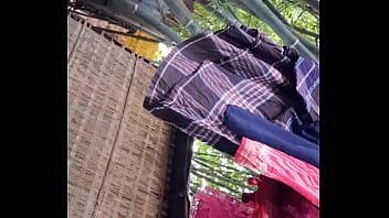 Deshi Village Girl Bathing Openly thumbnail