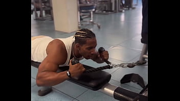 Entrenando pa cuando estrene “tussy pussy”