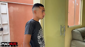 Depois Do Copo De Agua Ele Ganhou Um Boquete Da Ruiva Safada thumbnail