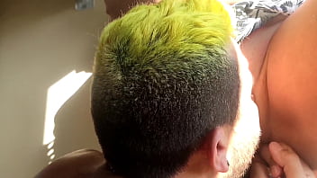 Comendo o cu da minha mulher na janela do apartamento vizinho pode ver