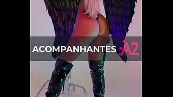 Gostosa quer dar uma longa e boa batida em voce