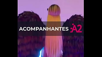 Gostosa quer dar uma longa e boa batida em voce