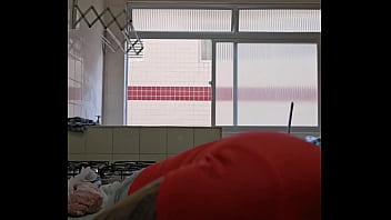 Metade de mim quer carinho e a outra metade quer sentar na sua cara e esfrega meu bucetao