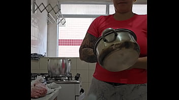 Metade de mim quer carinho e a outra metade quer sentar na sua cara e esfrega meu bucetao