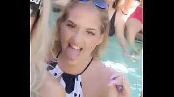 Had fun at a beach club today~ not there anymore