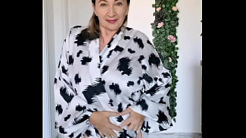 Big natural boobs from hot gilf