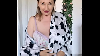 Big natural boobs from hot gilf