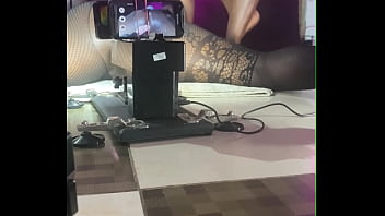 Pussy machine operator