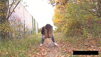 Venturous vanessa piss in public