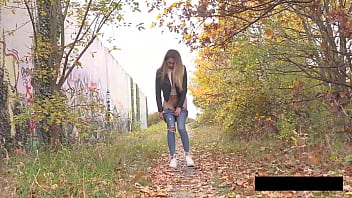 Venturous vanessa piss in public