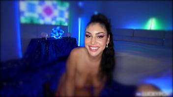 Sloppy slut queenie sateen gets nasty