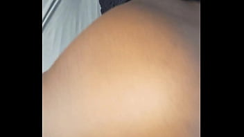 El coño de esta negra gostosa esta bien estrecho