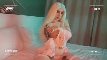 Cute geisha decided to play Cute geisha decided to play