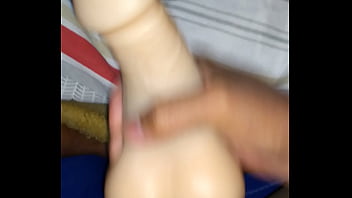 Gozando com o brinquedo